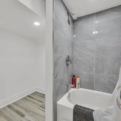 Luxury Comfort 3 BR Near Hospitals Tims Field GO