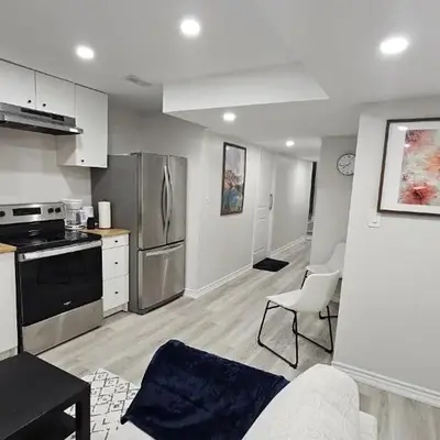 Garden Ave Home 1mins to HWY 403
