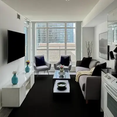 Upscale 1 Bed & Den Downtown Toronto