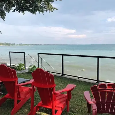 Sakura Cottage - Serenity on PEC Waterfront