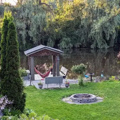 Niagara Creekside B&B - Waterfront suite