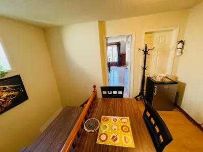 Gallery image of Sunnys Home Stays TorontoMississauga Pvt Entrance 2B'Rm Bath Living & Kitchen in Mississauga
