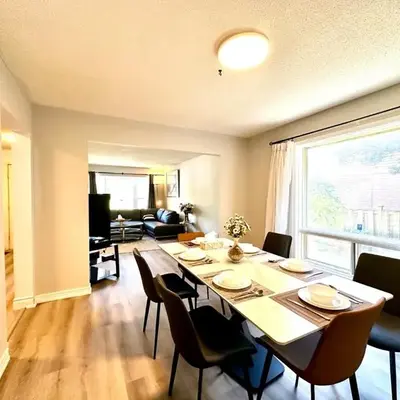 Cozy and spacious vacation home in Toronto
