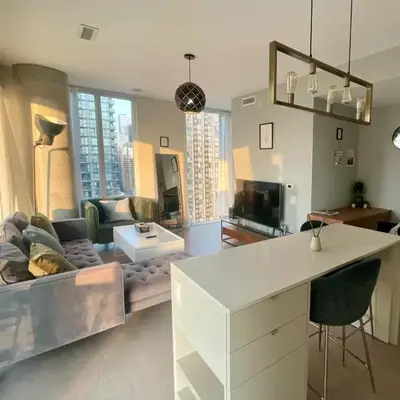 Stunning suite in downtown perfect for businesses trips and small families
