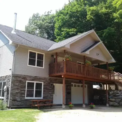 Stone Ridge Chalet Bed n Breakfast