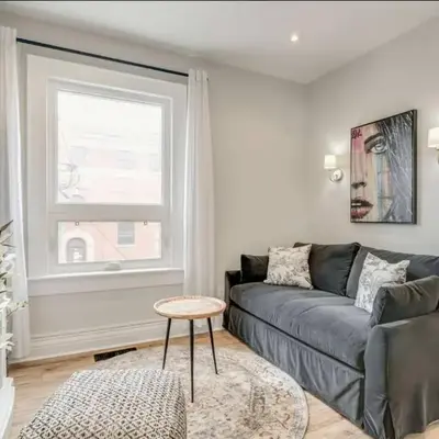 Casa Queen - Unique 2BR Suite in Leslieville