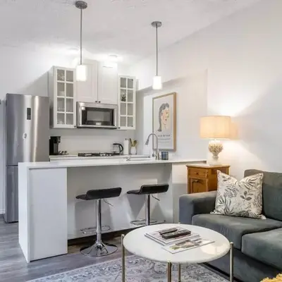 1 bedroom Garden Suite with parking