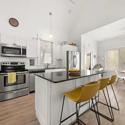 L'Hibou - 18 Farm View