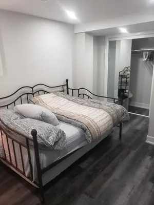 a bedroom with two beds in a room at Velohome - 3-Bed, 2-Bath Home in Milton