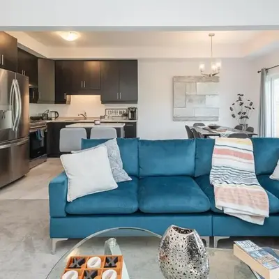 Luxury Living 5 mins from the Falls