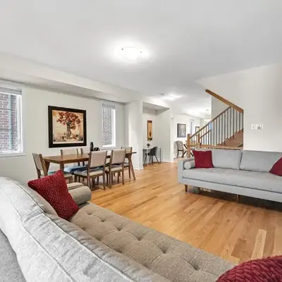 Modern 5 Bed Home Near Burlington Pier