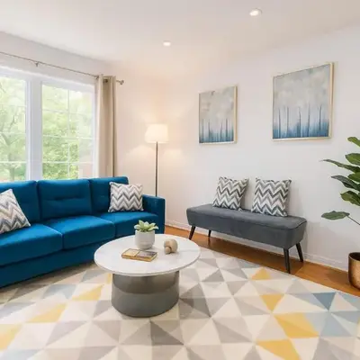 Spacious 4 bedroom Home - 15 mins from YYZ airport