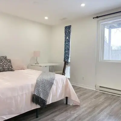 Cozy room with private bath near Don Mills Subway