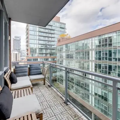 Studio Gem in the lovely Waterfront Communities