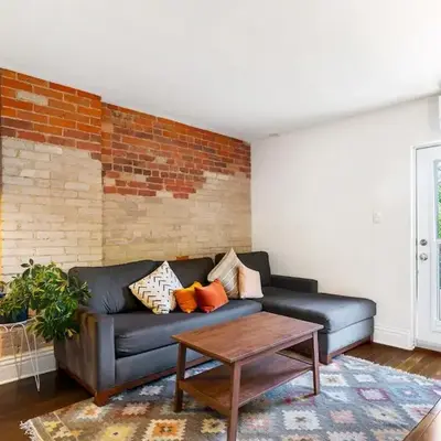 Stylish & Spacious 3BR in Downtown Toronto