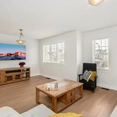 The Mt Pleasant Residence - 'Your Cozy Away-Home'