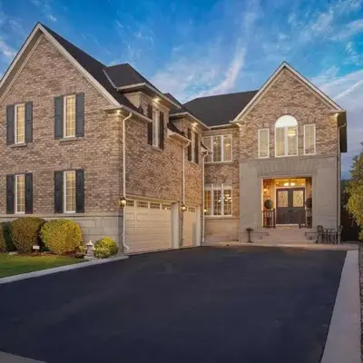 Private Bright Coach House - Near Pearson Airport & Downtown Toronto
