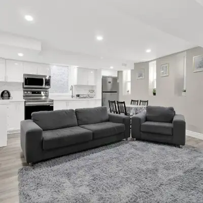 Cozy Ancaster Hamilton Apartment