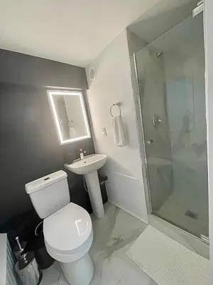 Gallery image of Modern Niagara studio in Niagara Falls