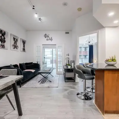 Modern 1BR and 1BA condo near Downtown with City Views
