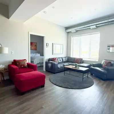 Contemporary East Loft in Historic Niagara
