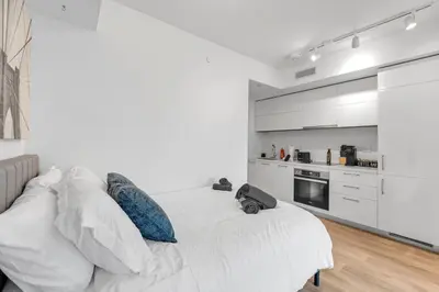 Gallery image of Cozy Condo Near Restaurant TTC in Toronto