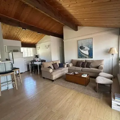 Cozy lakeside Cottage on 3 Mile Lake with Wifi