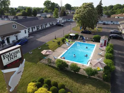 an overhead view of a swimming pool in a yard at Holiday Home 7865LL in Niagara Falls