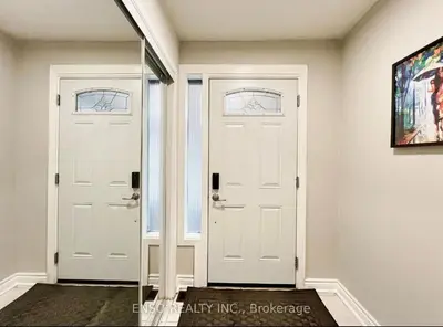 Gallery image of Homestay at Markham in Richmond Hill