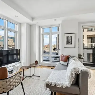 Stunning 2BR Toronto Retreat