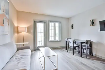 Gallery image of Luxury 2BR King Condo with Pool & Spa Access in Shanty Bay
