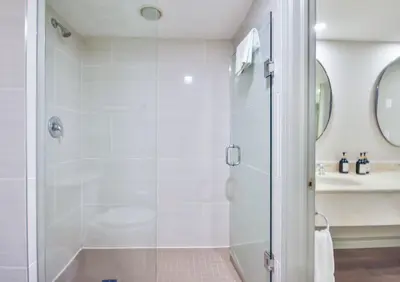 Gallery image of Luxury 2BR King Condo with Pool & Spa Access in Shanty Bay