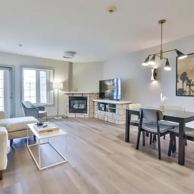 Luxury 2BR King Condo with Pool & Spa Access