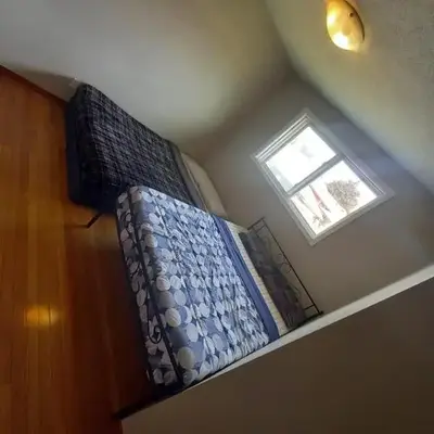 Stay in Waterloo-Kitchener-Downtown-FREE WIFI & PARKING