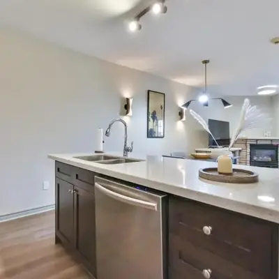 King Suite heated Pool Sauna and Kitchen
