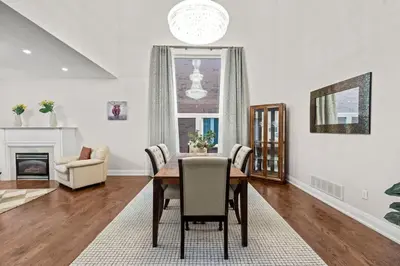 Gallery image of Modern Elegance, Dual Fireplaces & Outdoor BBQ in Mississauga