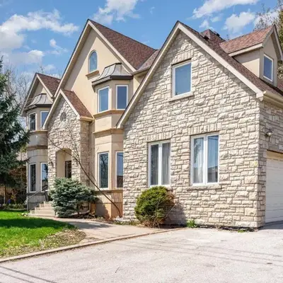 Home in Richmond Hill