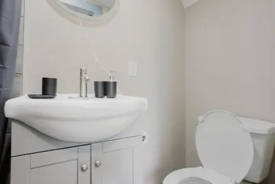 Gallery image of Studio Cottage in Pine Lake #6 in Gravenhurst