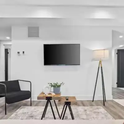 RentX Cozy Downtown London Parking WiFi
