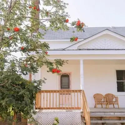The Wild Rose - Cozy PEC Rental in Picton