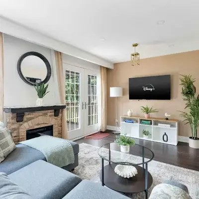 Family 4BDR 2BA with Basement in Mississauga