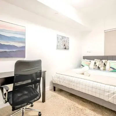 Peaceful 2BR Basement Suite Near Downtown Toronto - The Roland
