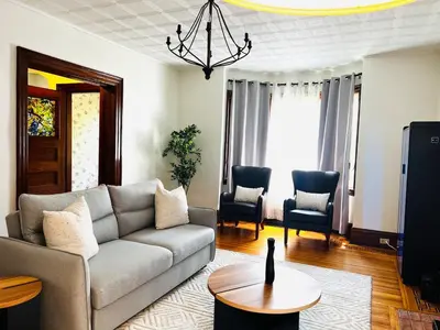 Gallery image of Elegant Retreat in Niagara Falls