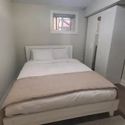 Cozy Basement Stay in Mississauga