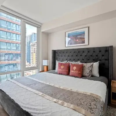 Bright 1BD & Den in Downtown Toronto
