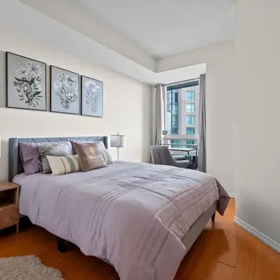 Superior 1Bedroom&DEN Condo with Balcony