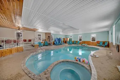 Gallery image of Marmora and Lake Inn Honeymoon Suite in Marmora