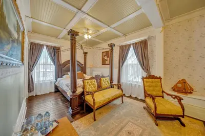 Gallery image of Marmora and Lake Inn Honeymoon Suite in Marmora