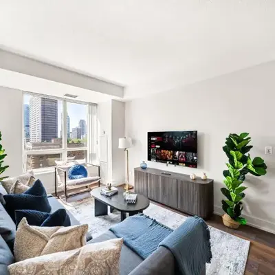 Modern 2BR in TO Near Yorkville & the Village