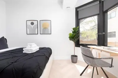 Gallery image of Chic 2BR 2BA Urban Escape Modern Comfort in Toronto